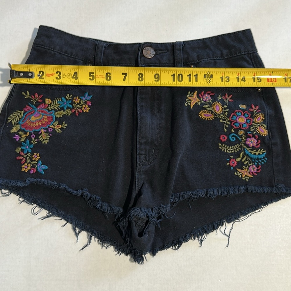 Anthropolpgie BDG High Rise Dree Embroidered Black Denim Shorts - Picture 4 of 15